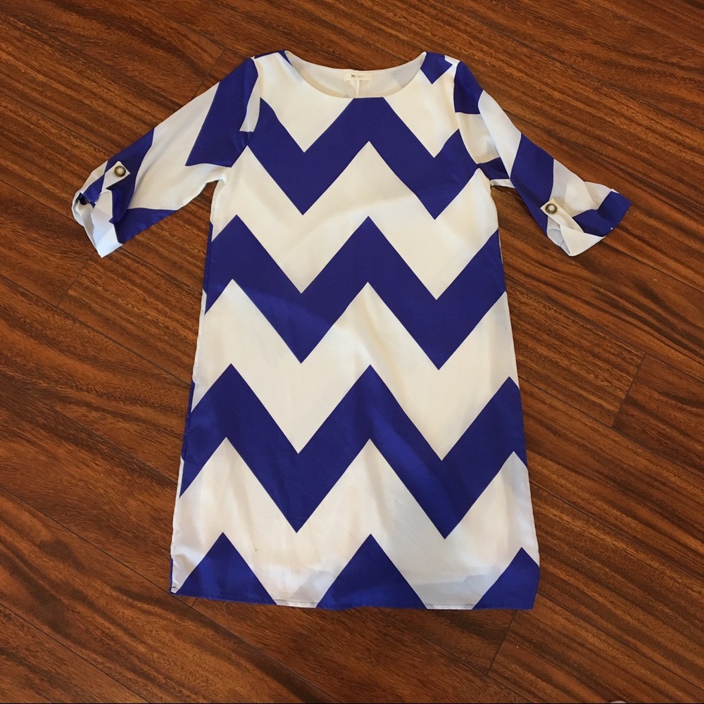 Blue and white chevron print dress